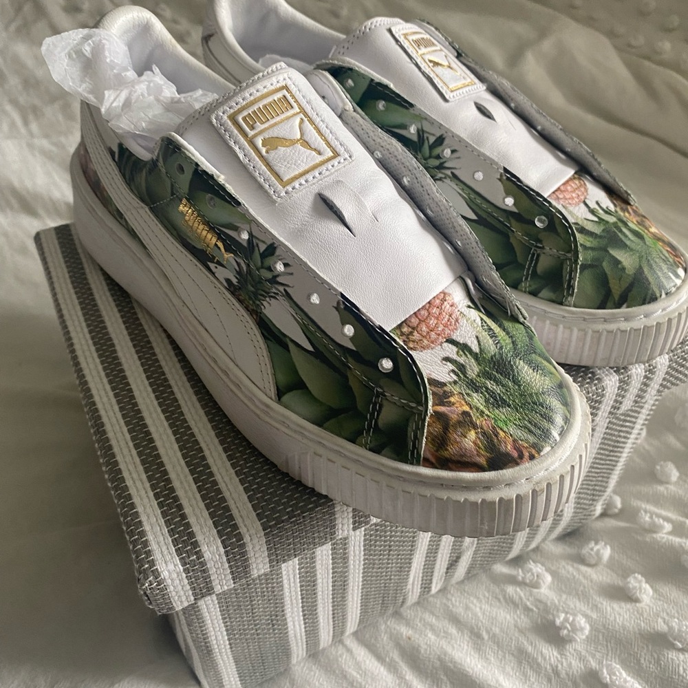 Palm Tree/Pineapple Puma Sneakers